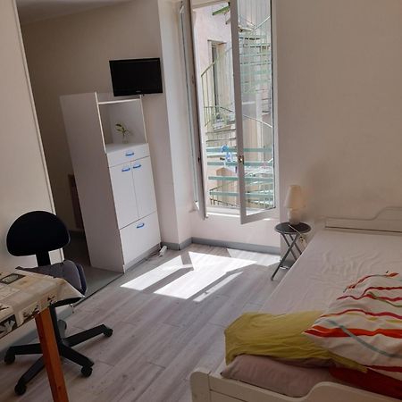 Super Appartement Centre Ville Дин Ле Бен Екстериор снимка