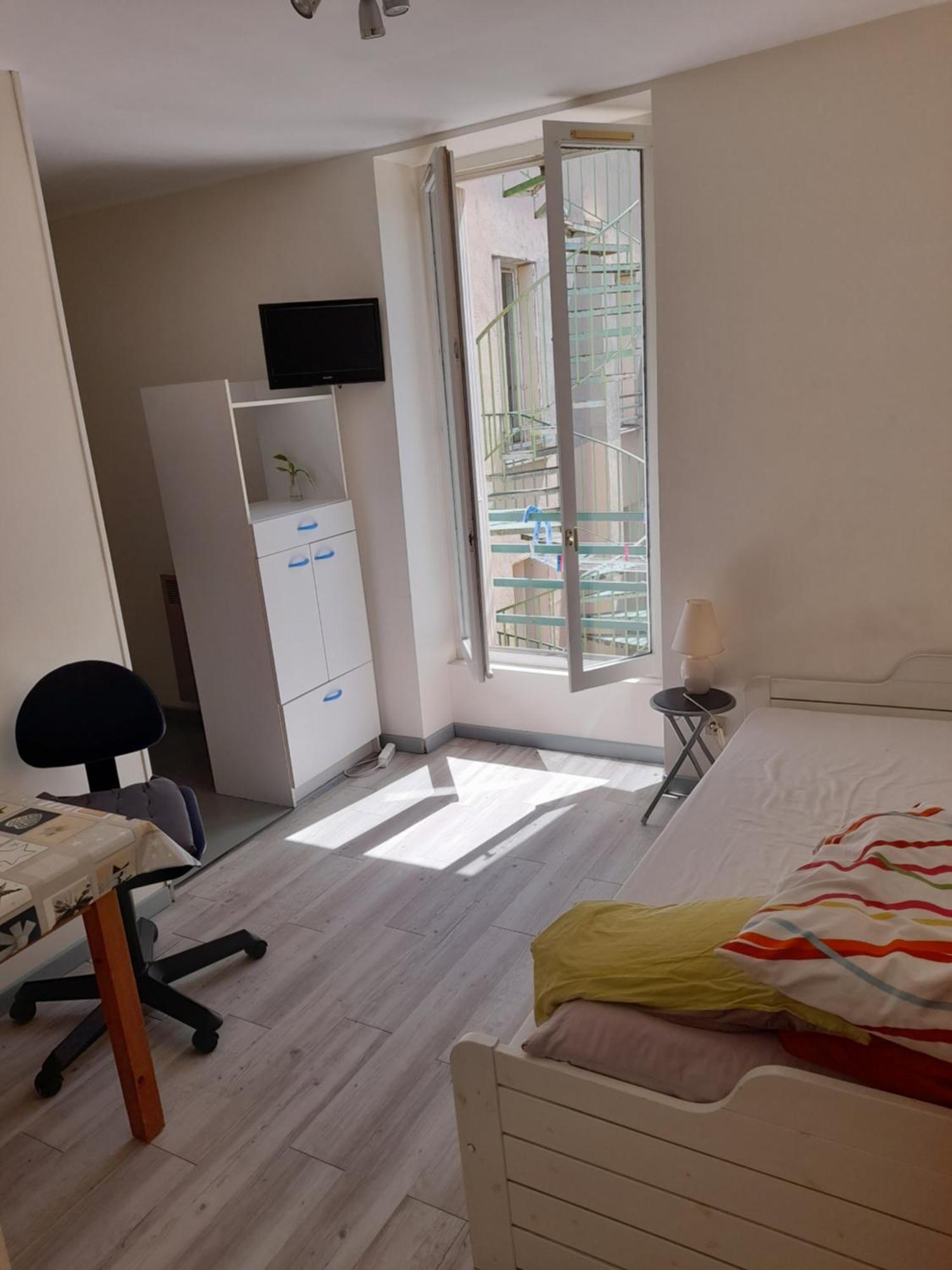 Super Appartement Centre Ville Дин Ле Бен Екстериор снимка