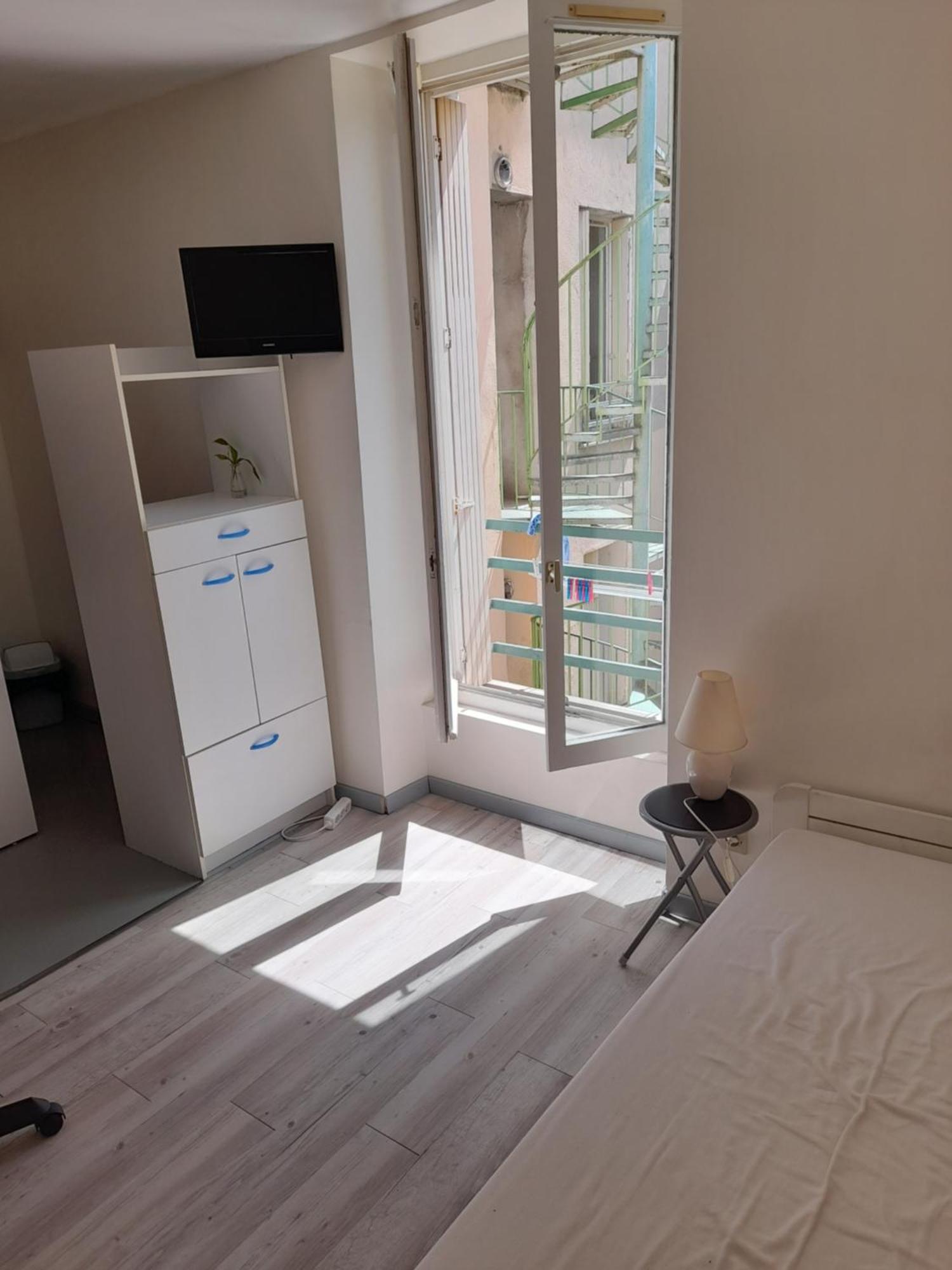 Super Appartement Centre Ville Дин Ле Бен Екстериор снимка